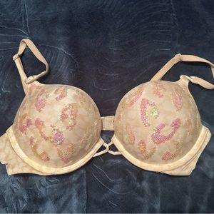 Victoria’s Secret plunge bra